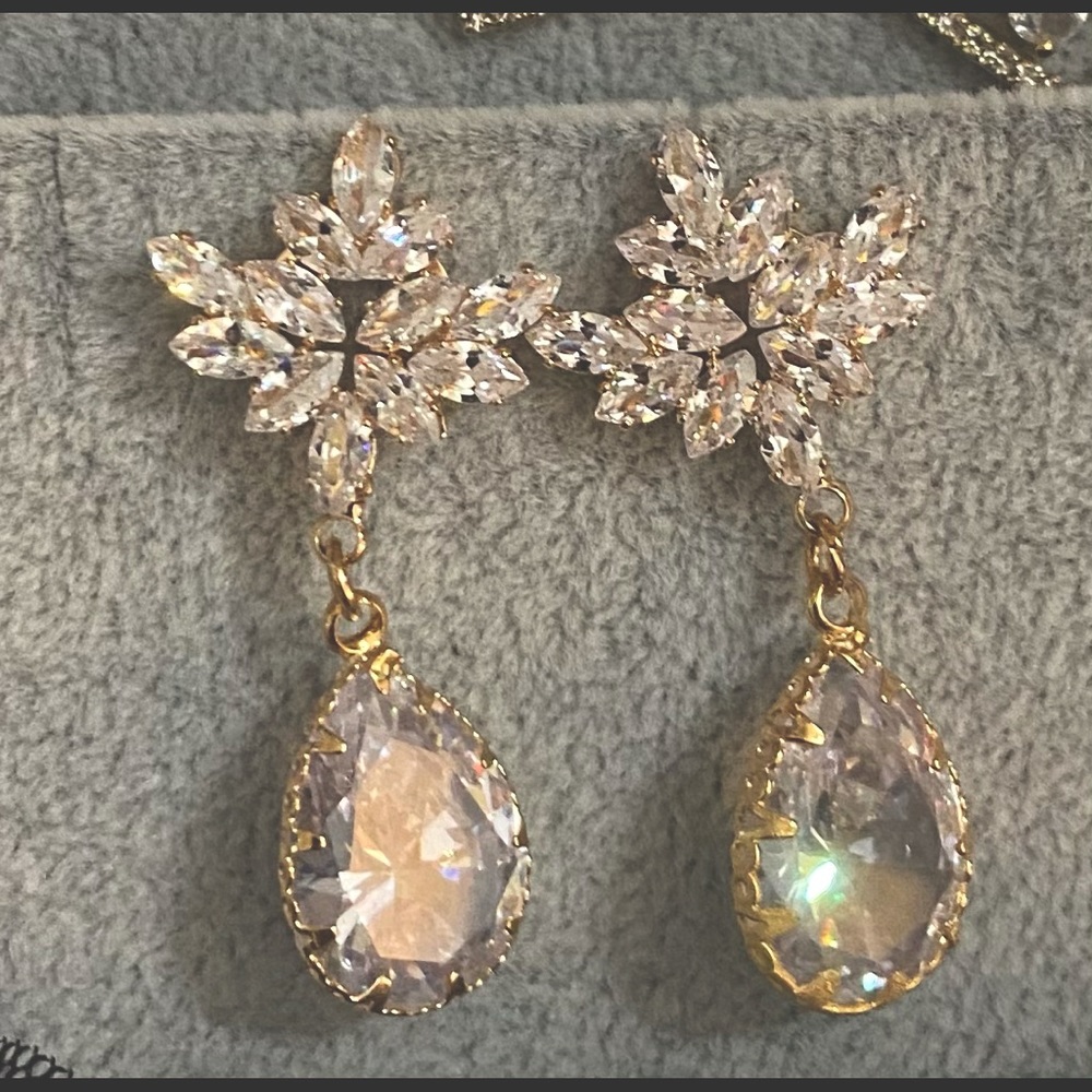 New handmade goldplated earrings with gemstones